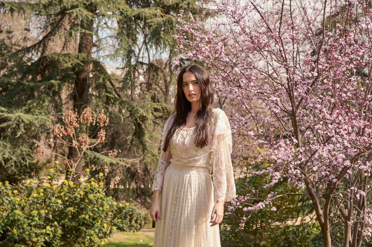 Vestido de novia vintage con encaje de flores rosas
