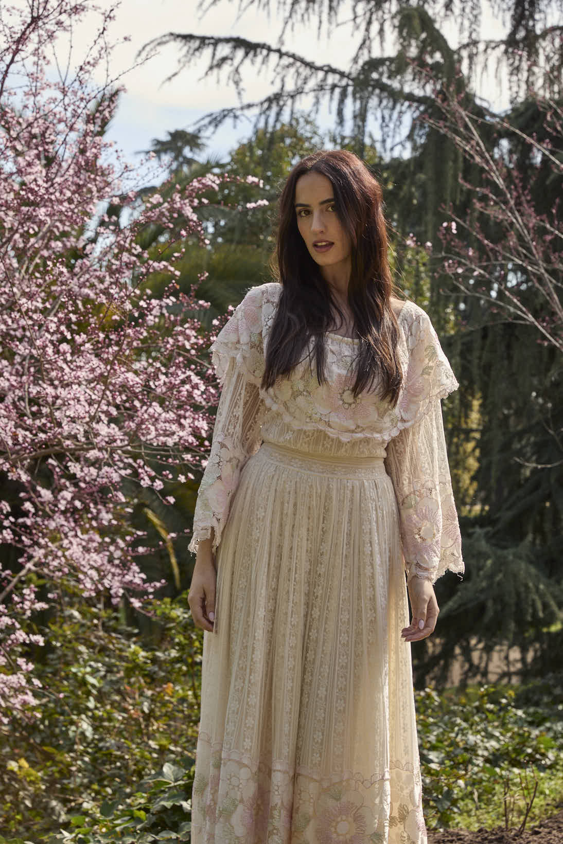 Vestido de novia vintage con encaje de flores rosas