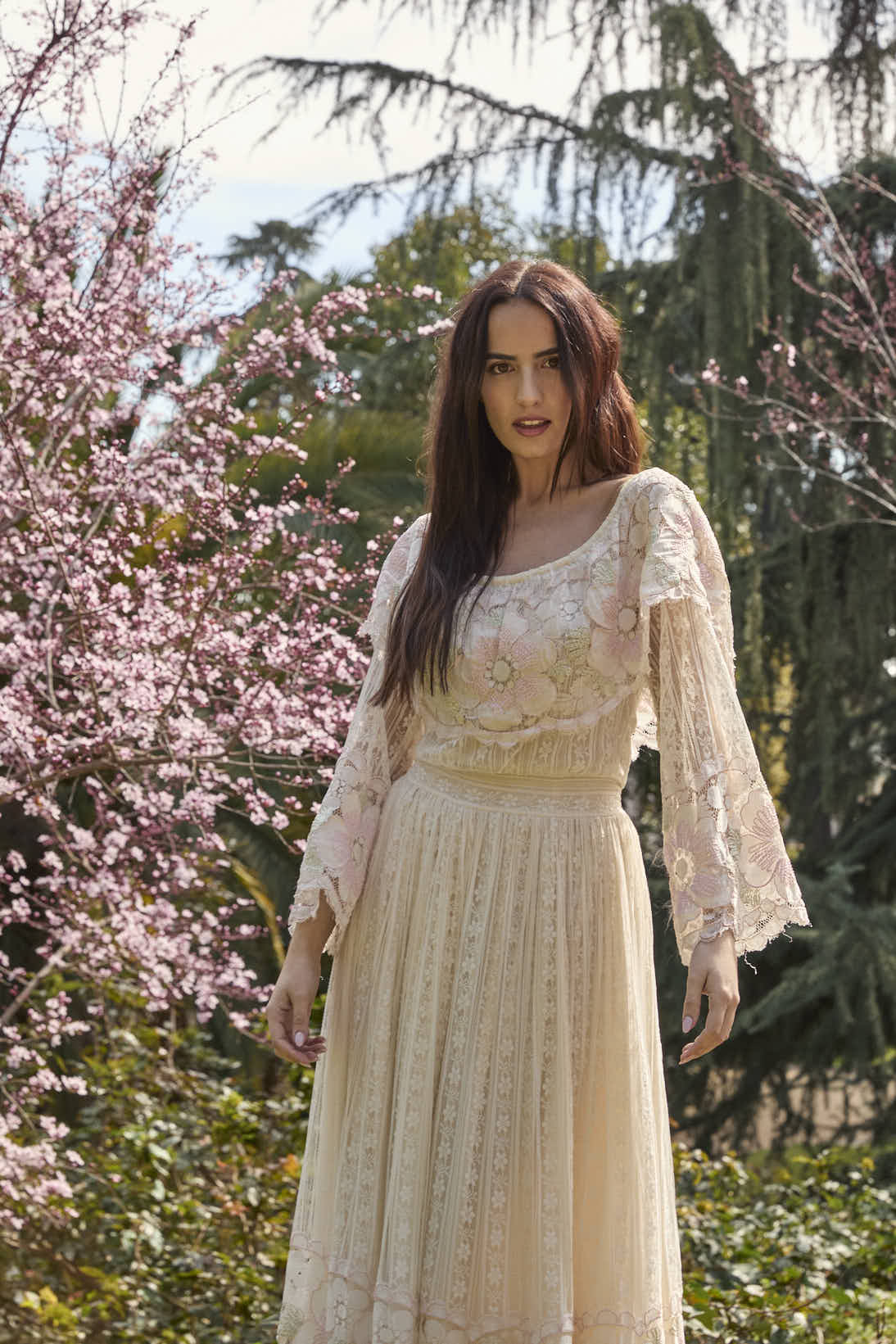 Vestido de novia vintage con encaje de flores rosas