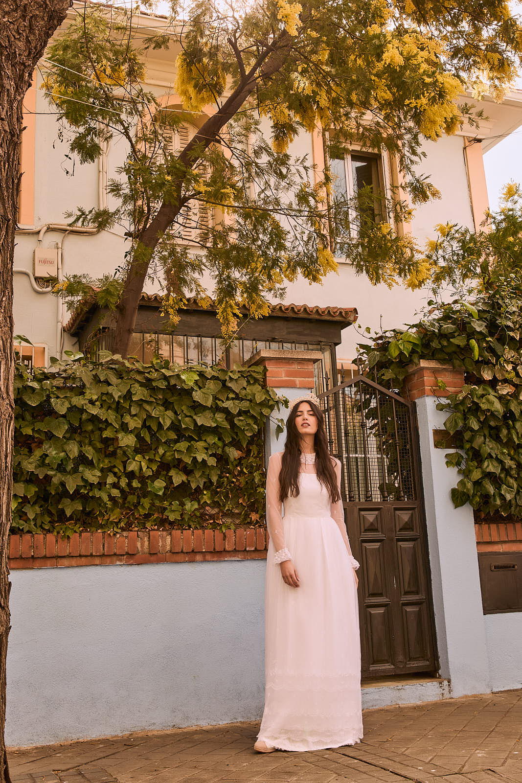 Vestido de novia de tul bordado Años 70