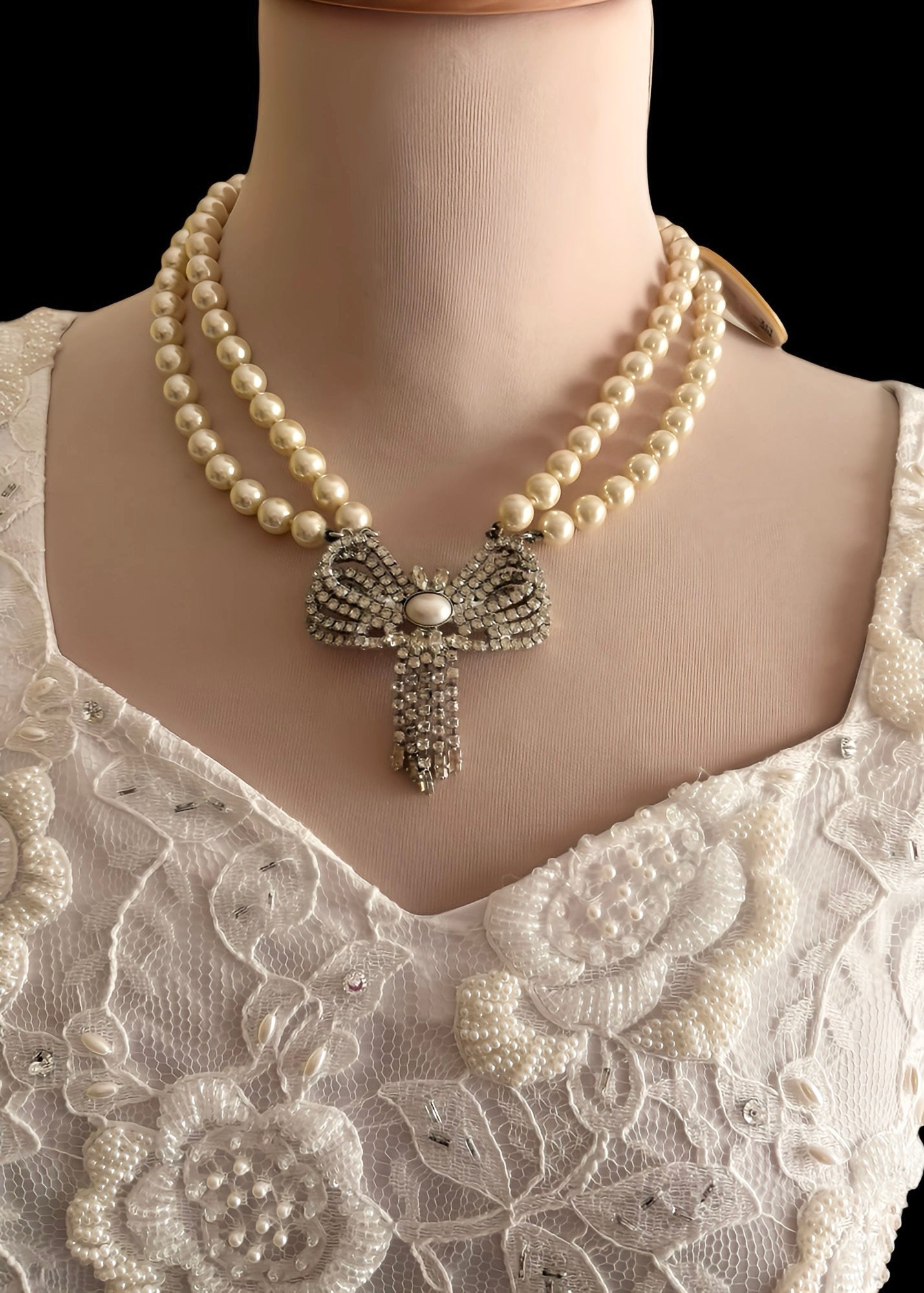 Collar vintage perlas y lazo pedrería Elvira Gramano