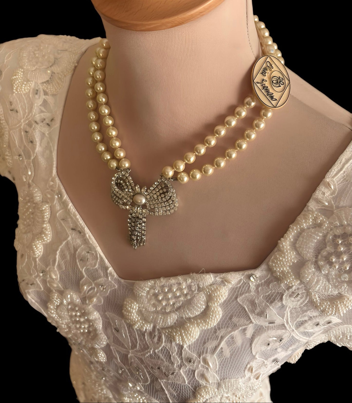 Collar vintage perlas y lazo pedrería Elvira Gramano