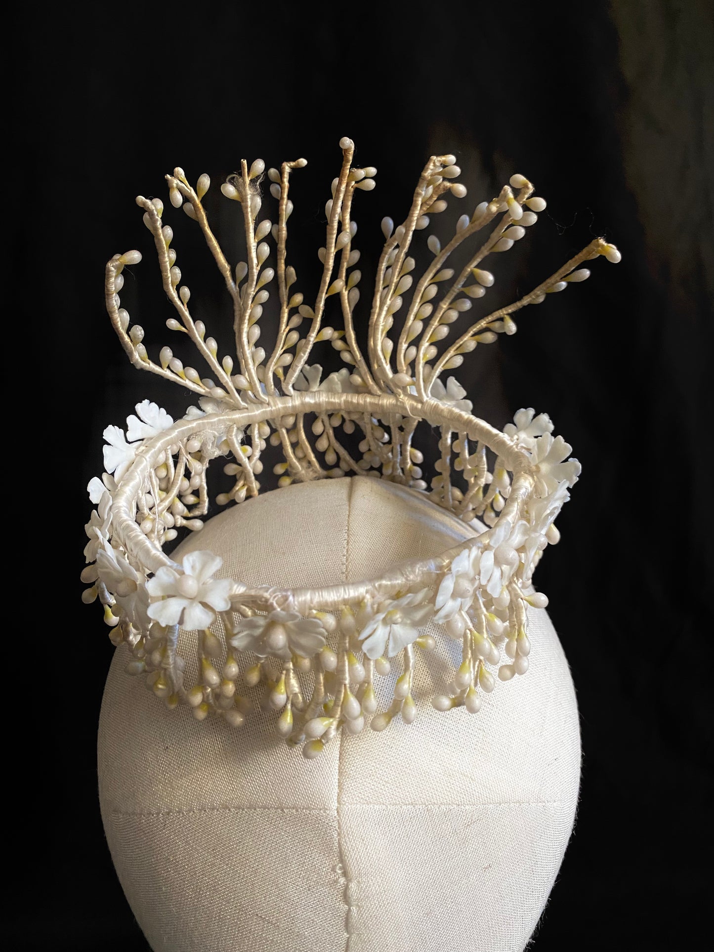 Tiara novia flores de cera años 30
