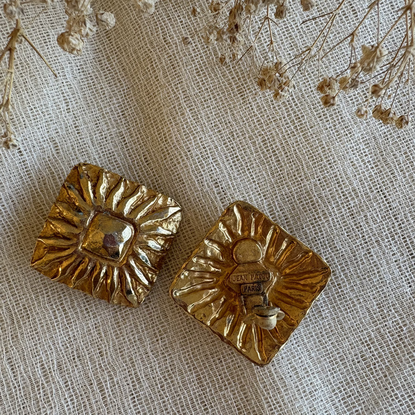 Pendientes dorados Jean Patou