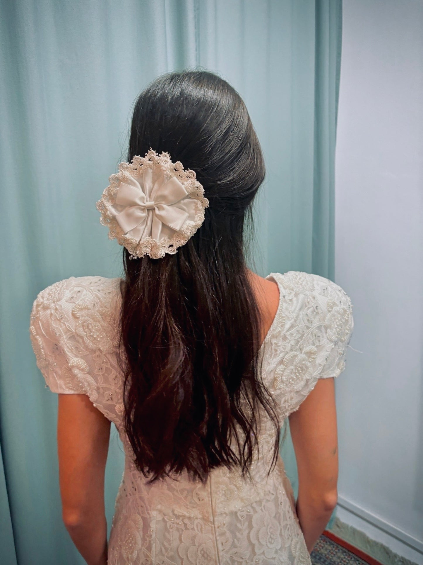 Vestido de novia vintage, flores labradas y abalorios