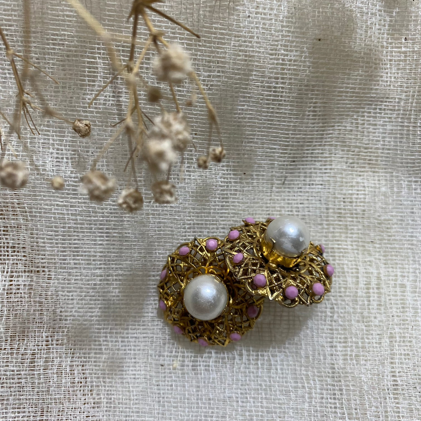 Pendientes vintage con perlitas rosas