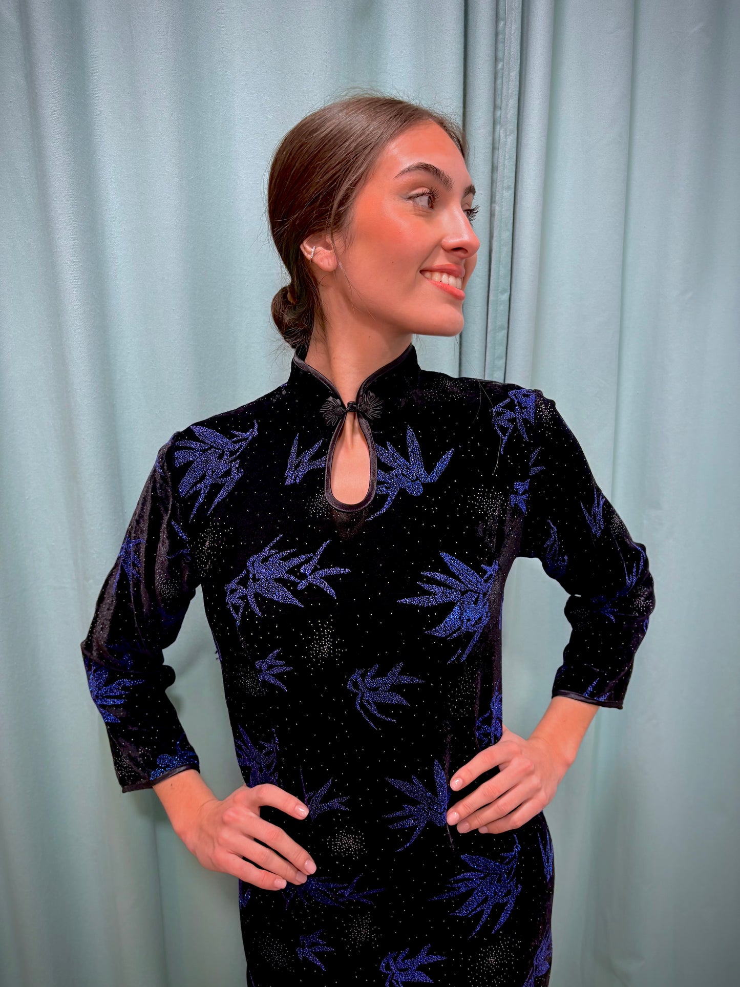 Vestido vintage estilo japonés terciopelo y destellos azules