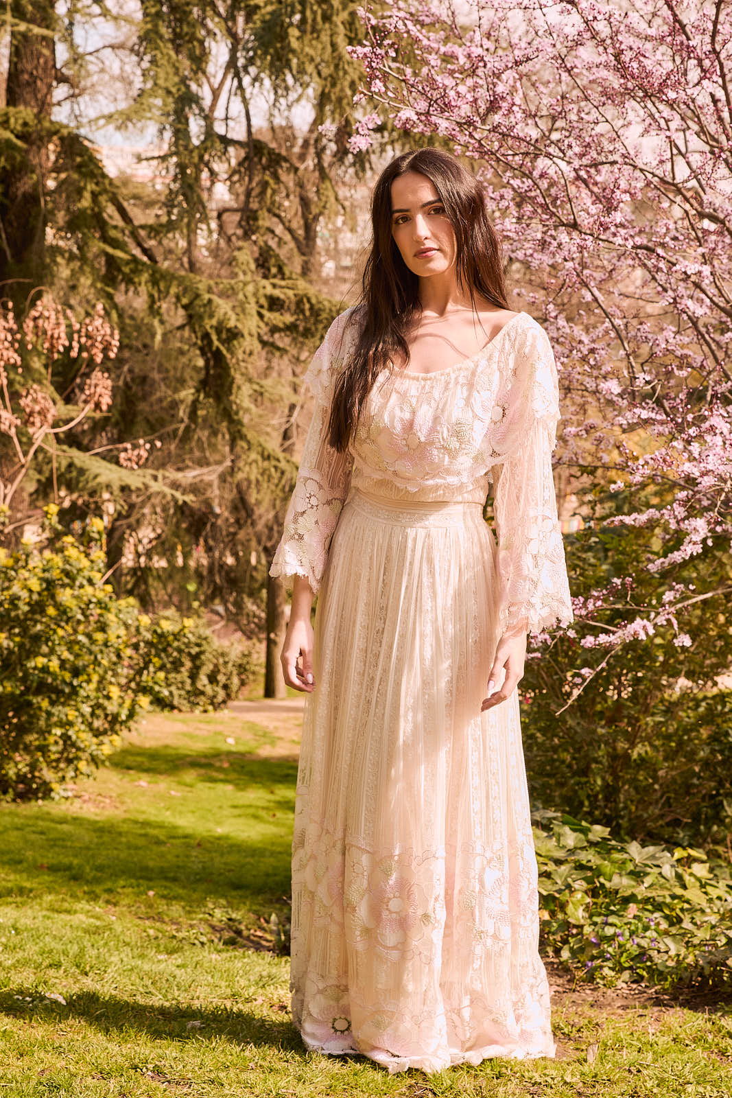Vestido de novia vintage con encaje de flores rosas