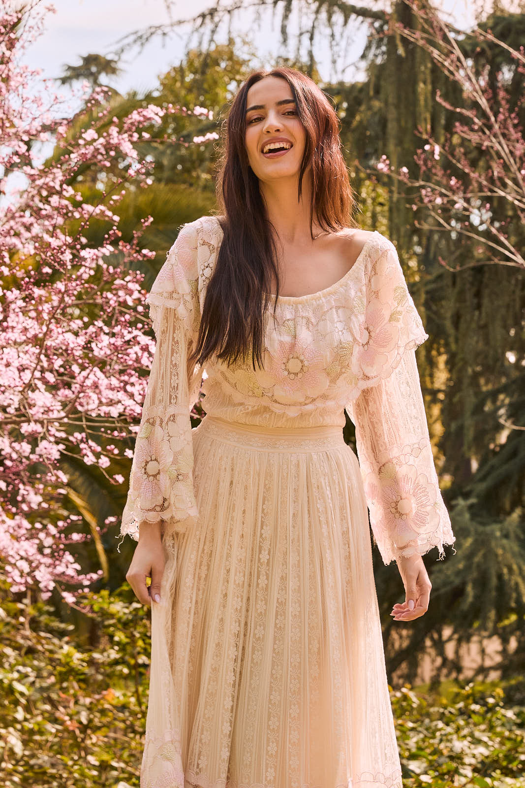 Vestido de novia vintage con encaje de flores rosas