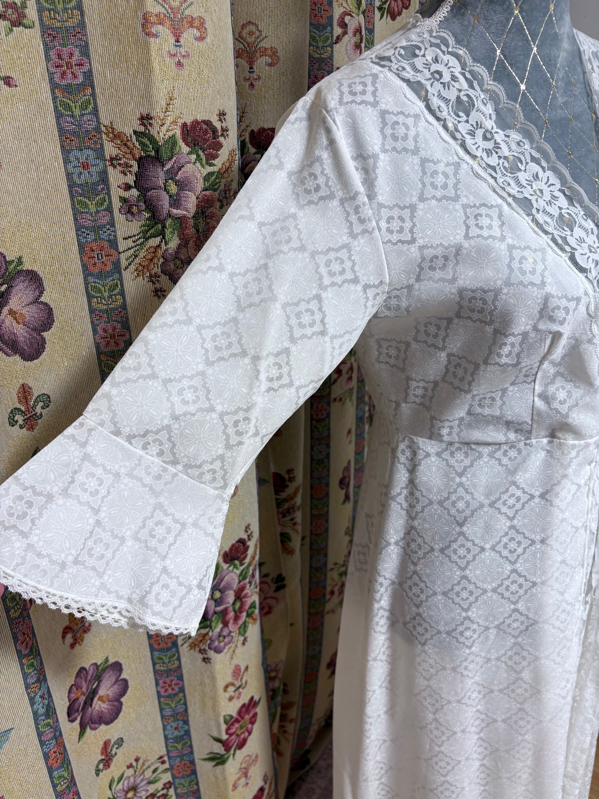 Conjunto bata y camisón vintage 70s