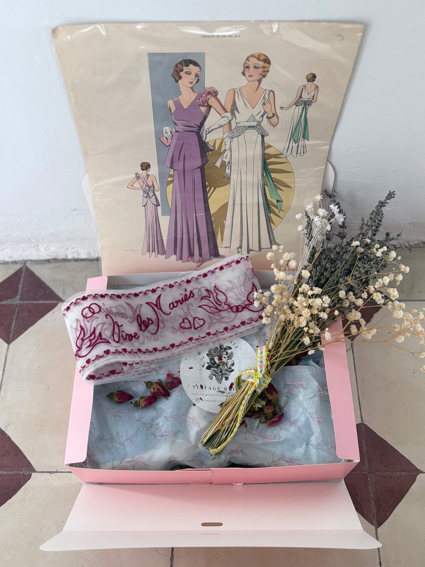 Caja de Regalo Novia Vintage - La espera