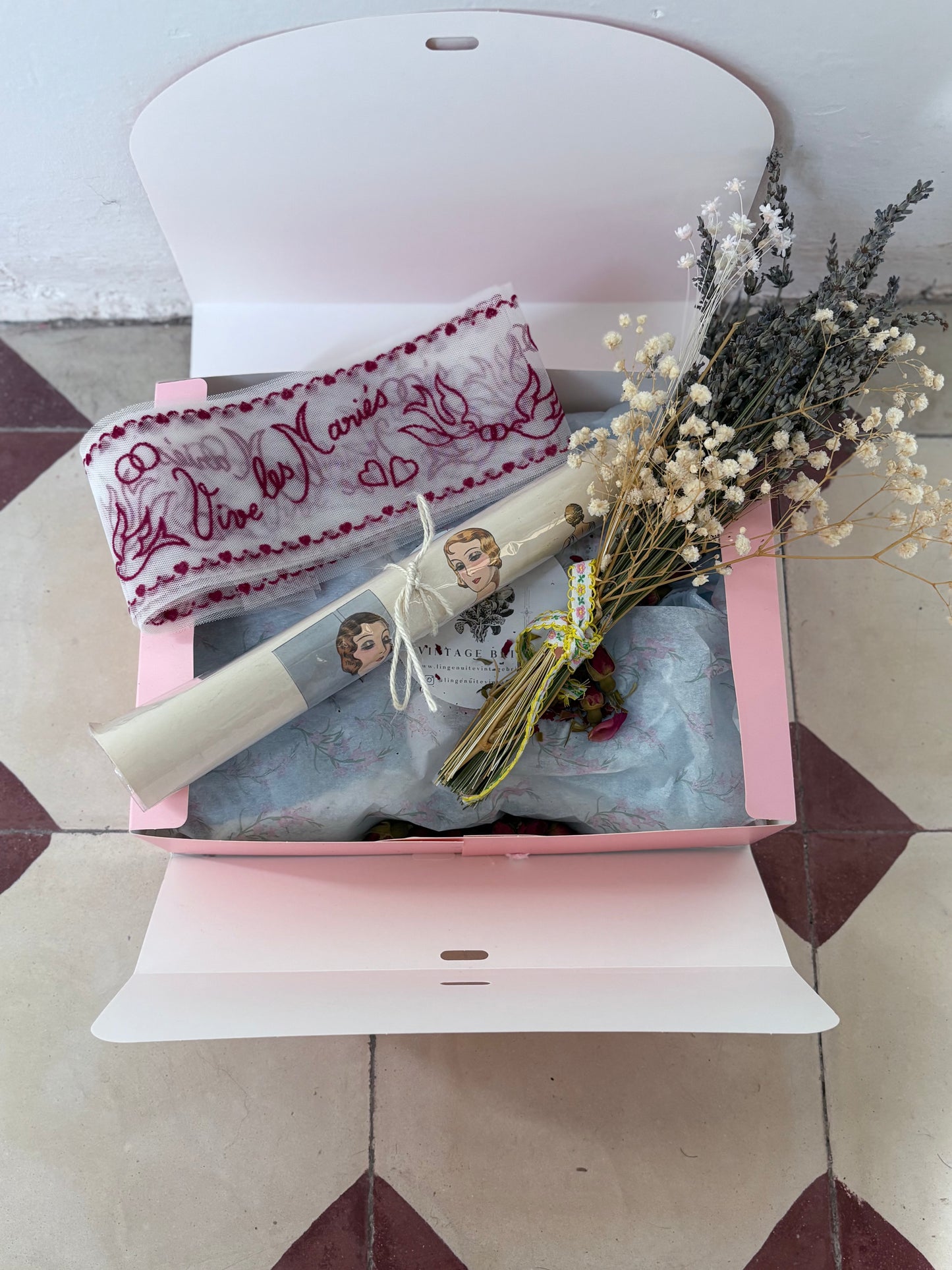 Caja de Regalo Novia Vintage - La espera