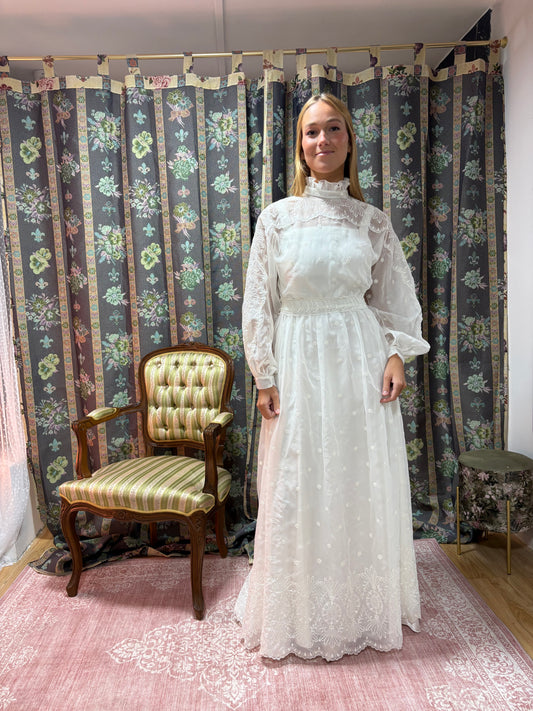 Vestido novia vintage flores bordadas 