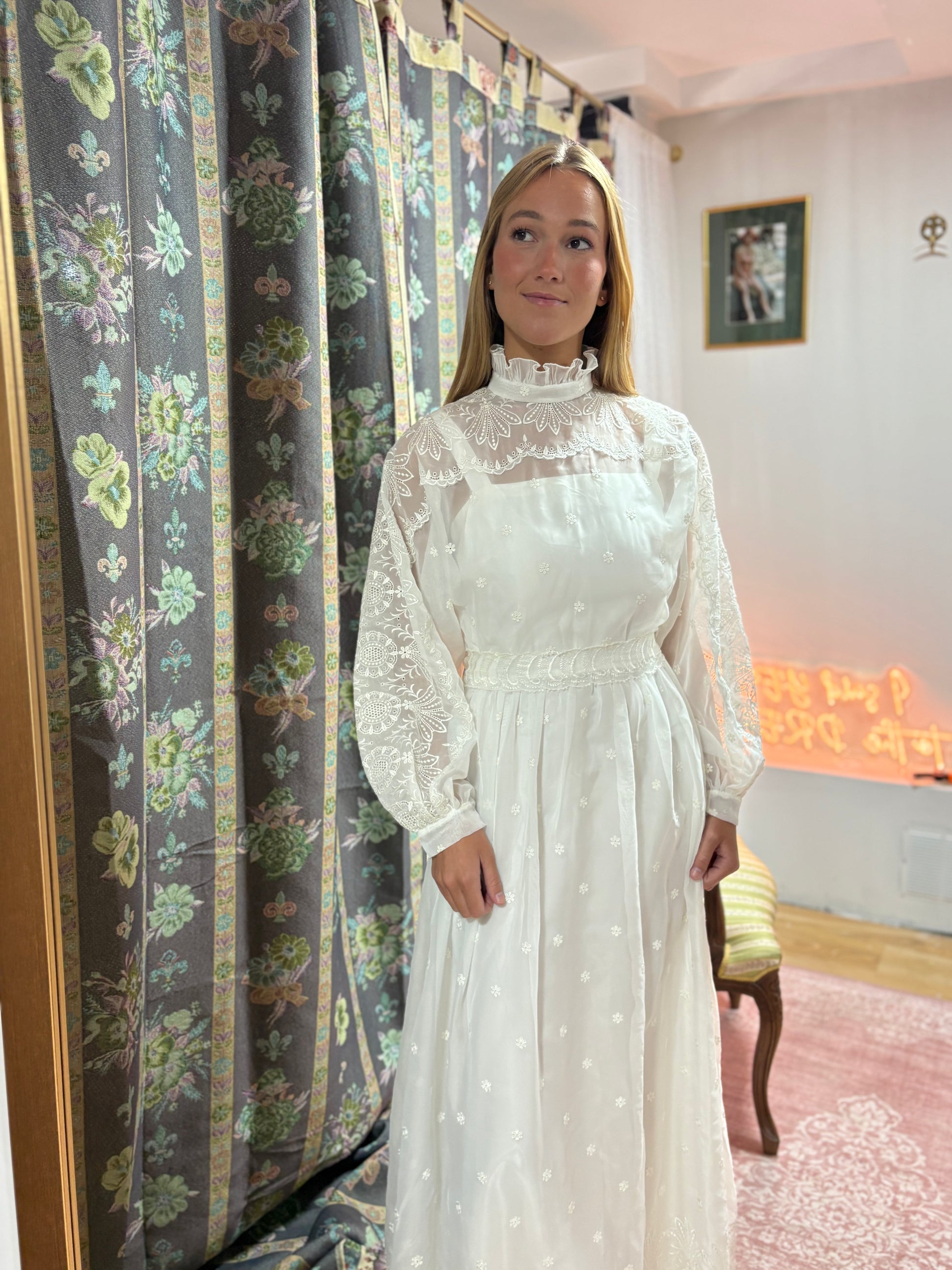 Vestido novia vintage flores bordadas 