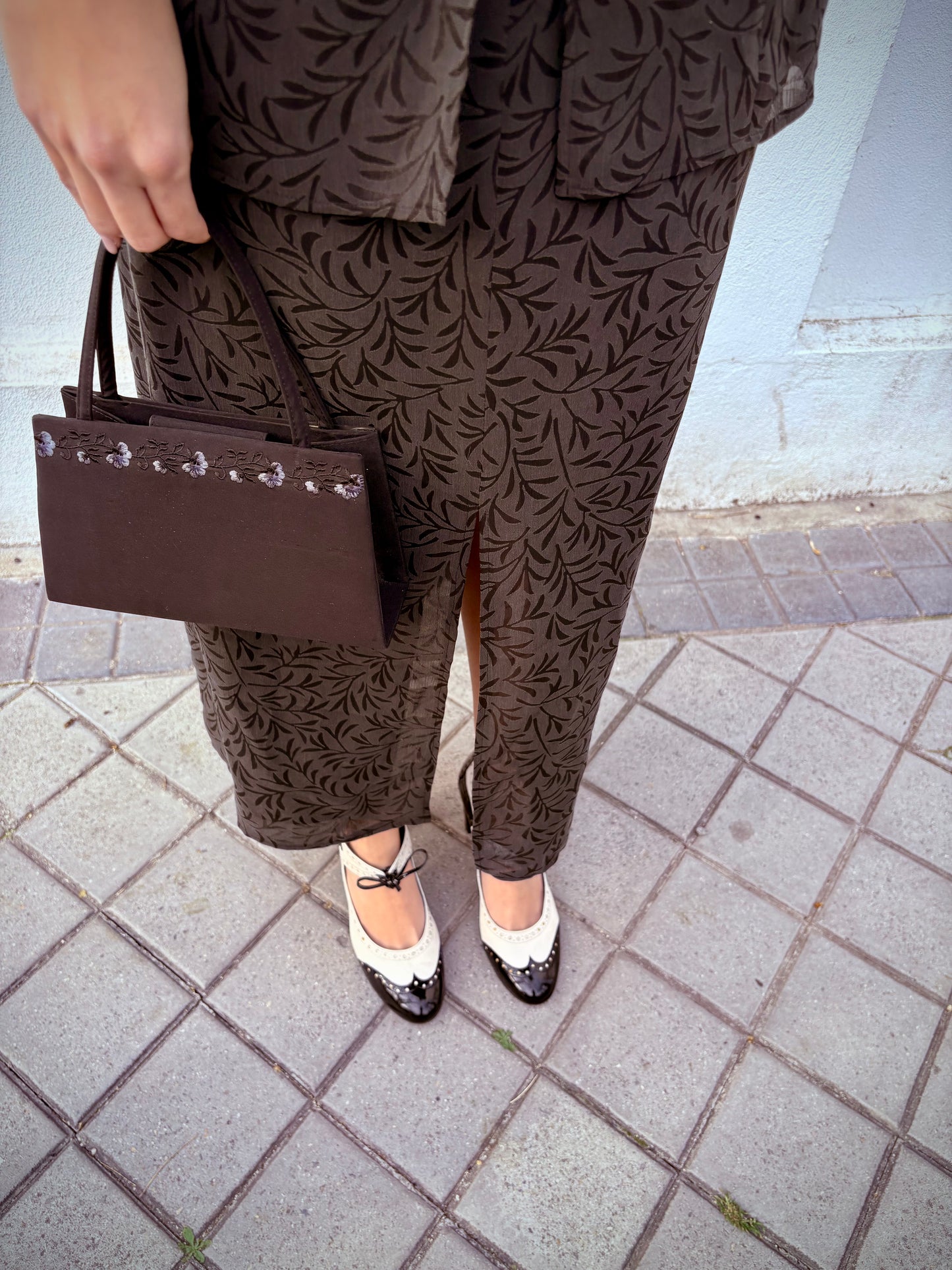 Bolso de fiesta vintage negro con flores bordadas